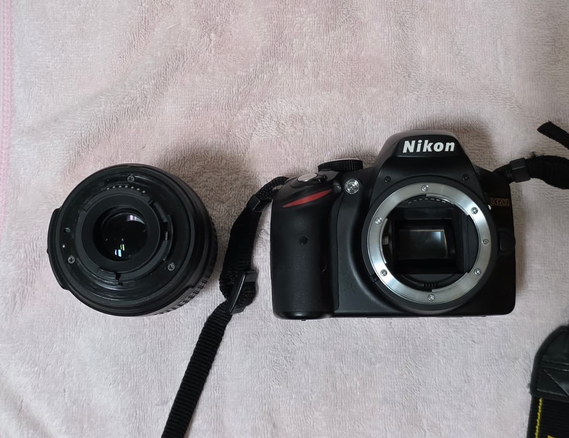 니콘 디지털카메라 D3200 와 18-55mm 렌즈팝니다. 상품이미지6