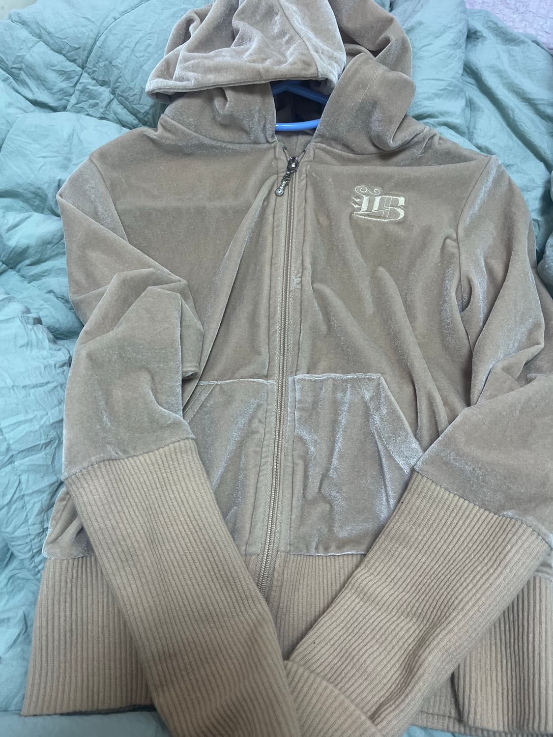 베메클 베이비메탈클럽 셋업 베이지 상의만 후드집업 오네갸루 벨벳 상품이미지2