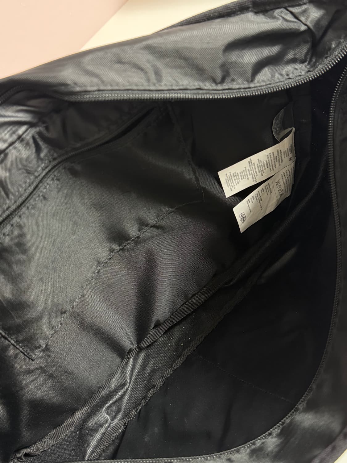 이스트팩 크로스백 메신저백 블랙 상품이미지3