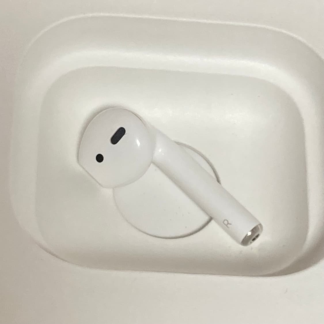 에어팟2세대 오른쪽 상품이미지1