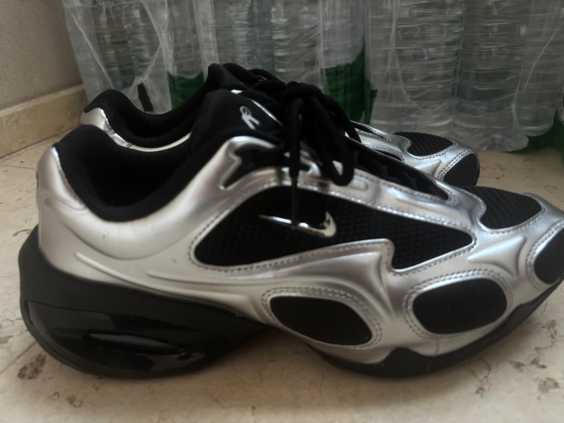 나이키 에어맥스 뮤즈 블랙 앤 메탈릭 실버 250 상품이미지2
