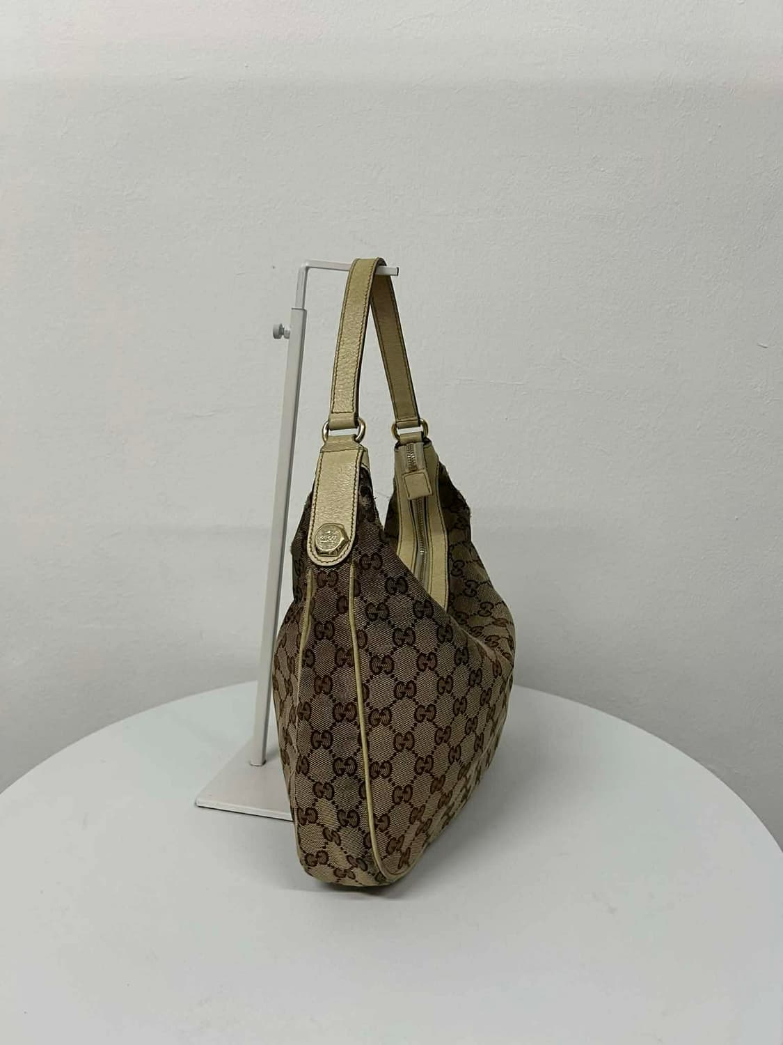 구찌 GG수프림 캔버스 가죽 트림 호보 숄더백 토트백 상품이미지3