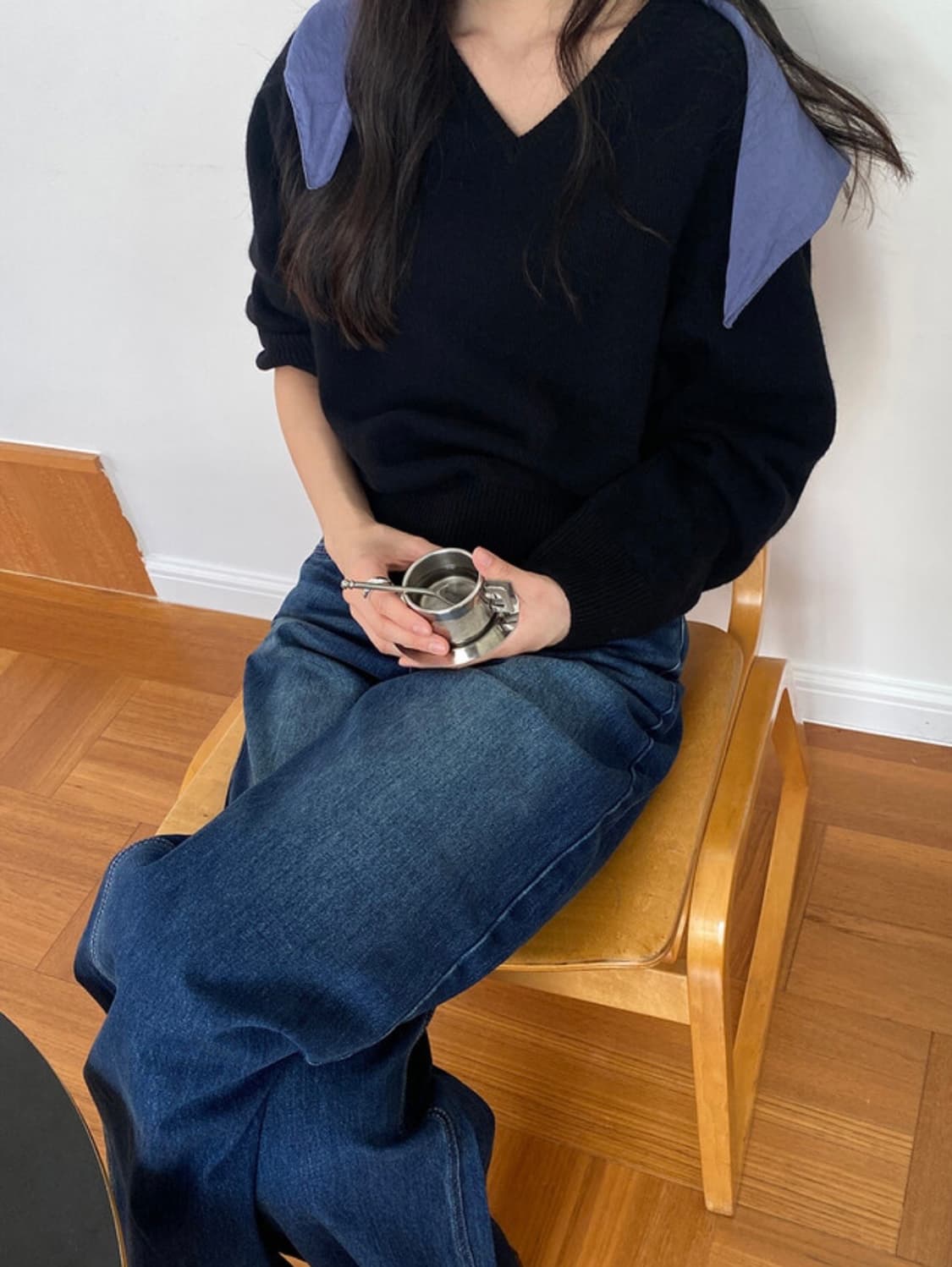 [새상품] 킨다베이지 보주 브이넥 캐시 니트 블랙 상품이미지2