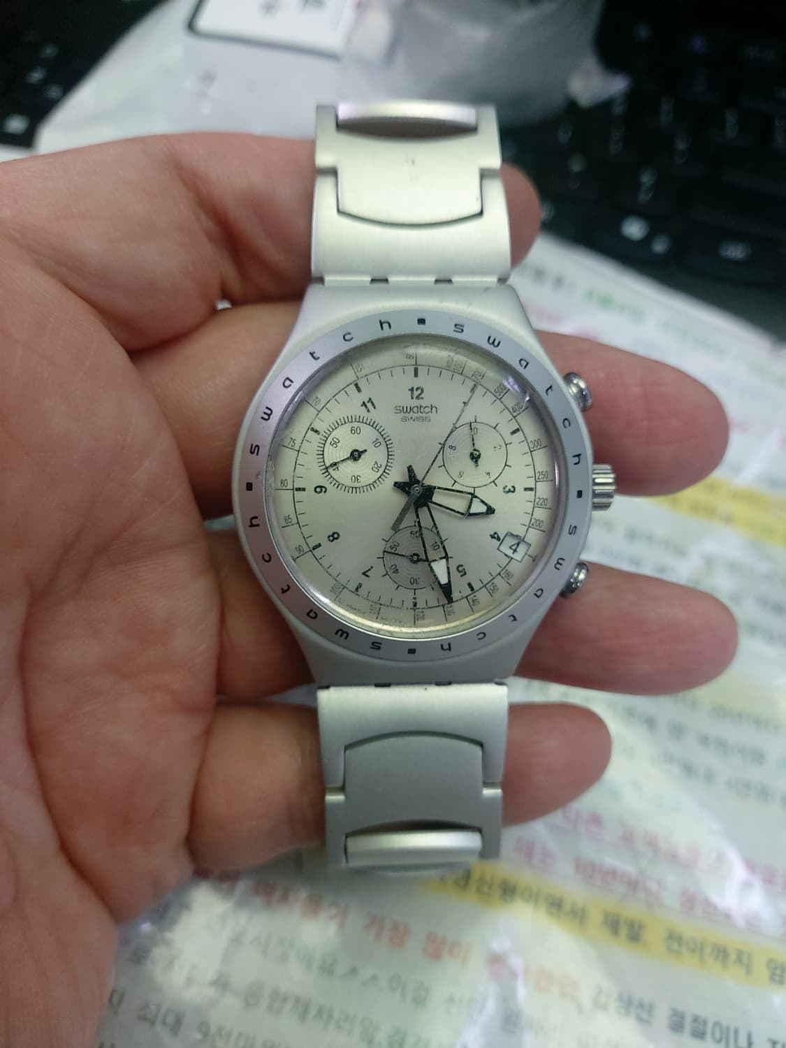 깔끔한 디자인의 스와치  상품이미지1