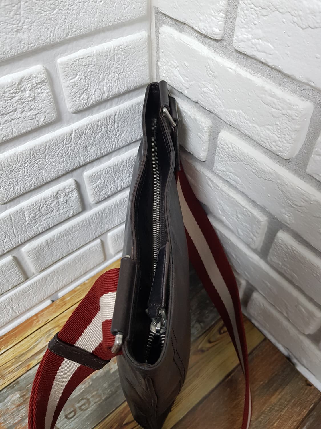 [정품] 발리 가죽 크로스백 다크브라운 상품이미지7