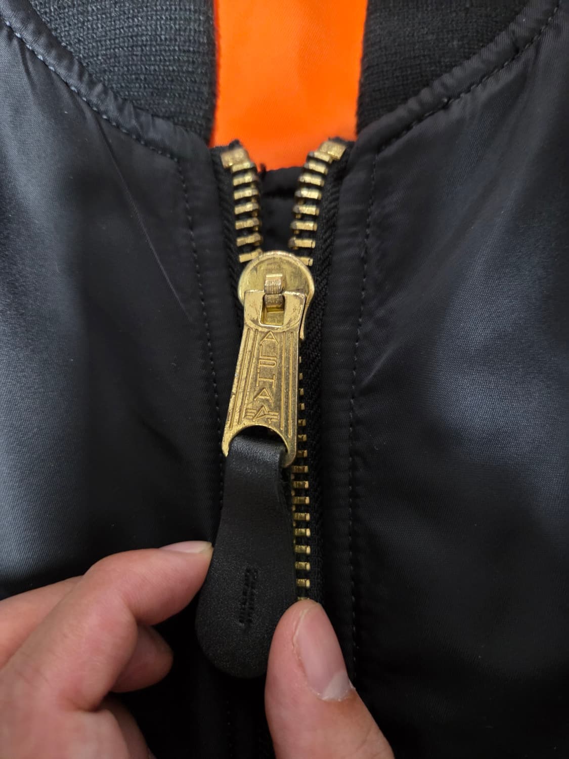 가슴85-95)알파인더스트리 MA-1 블랙 봄버자켓 상품이미지3