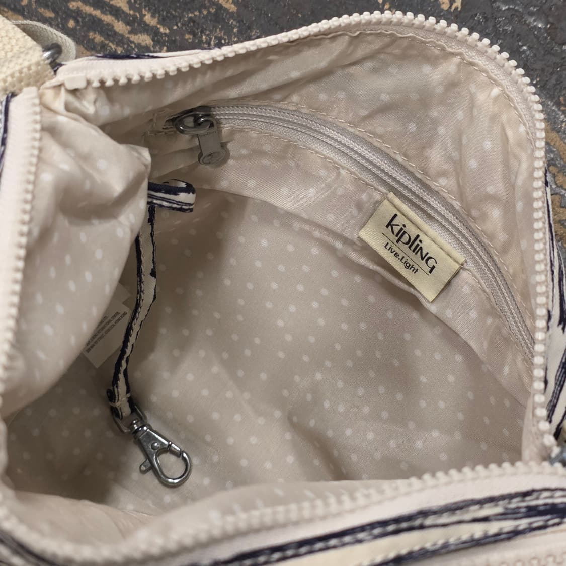 키플링 스트라이프 크로스백 상품이미지10