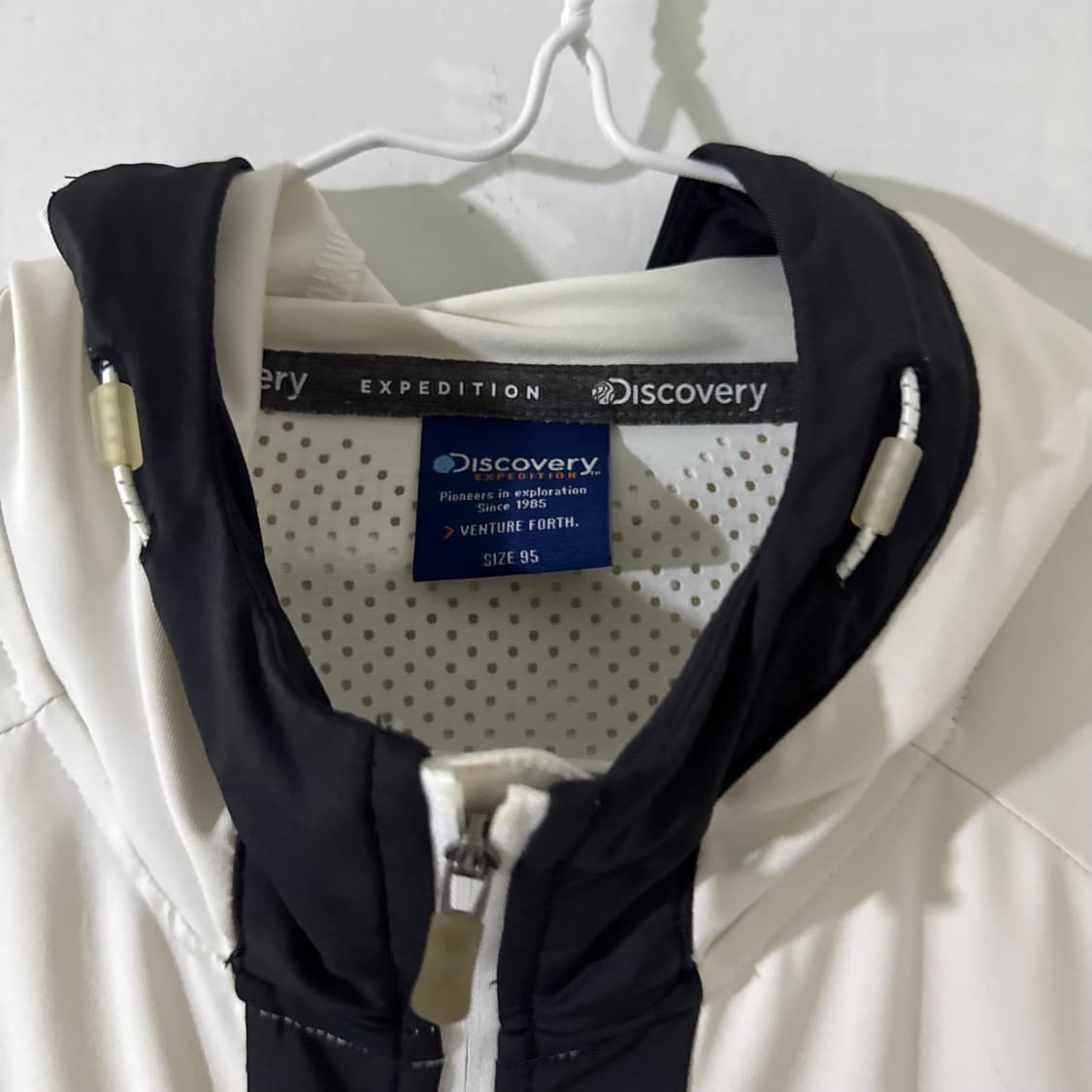 디스커버리 바람막이 후드집업 🤍🖤 상품이미지6