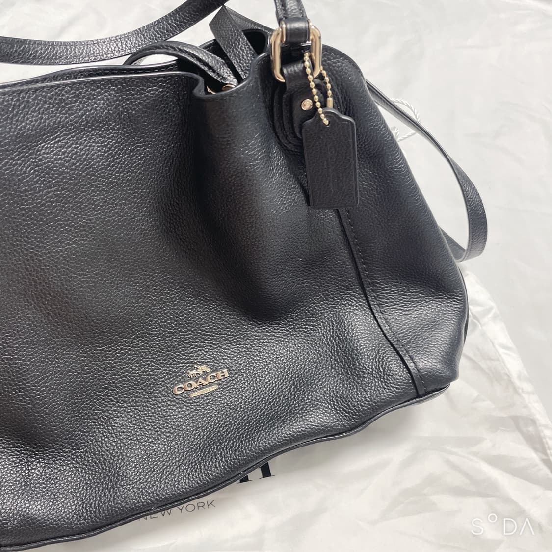 코치 블랙 숄더백 상품이미지2