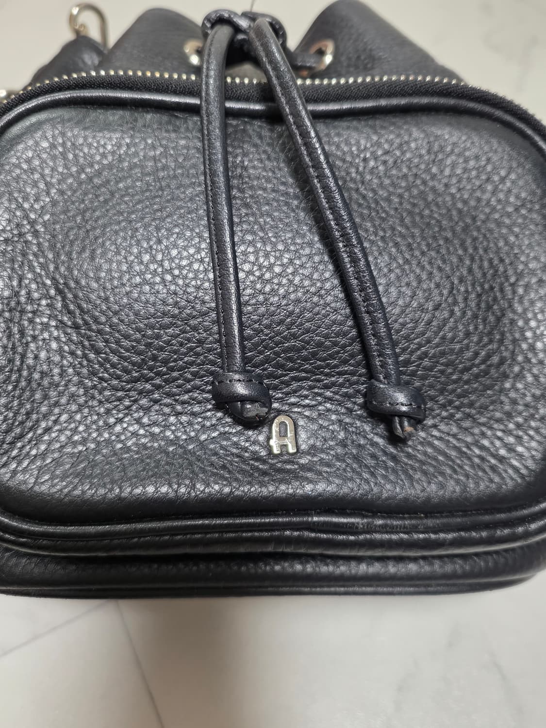 에디네띠 버킷백 상품이미지3