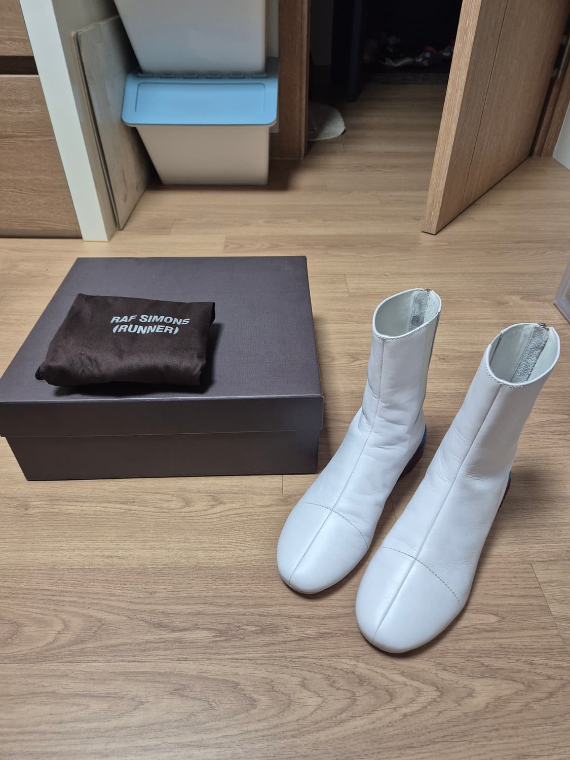 (41)라프시몬스(러너) 솔라리스-2 화이트 부츠 상품이미지1