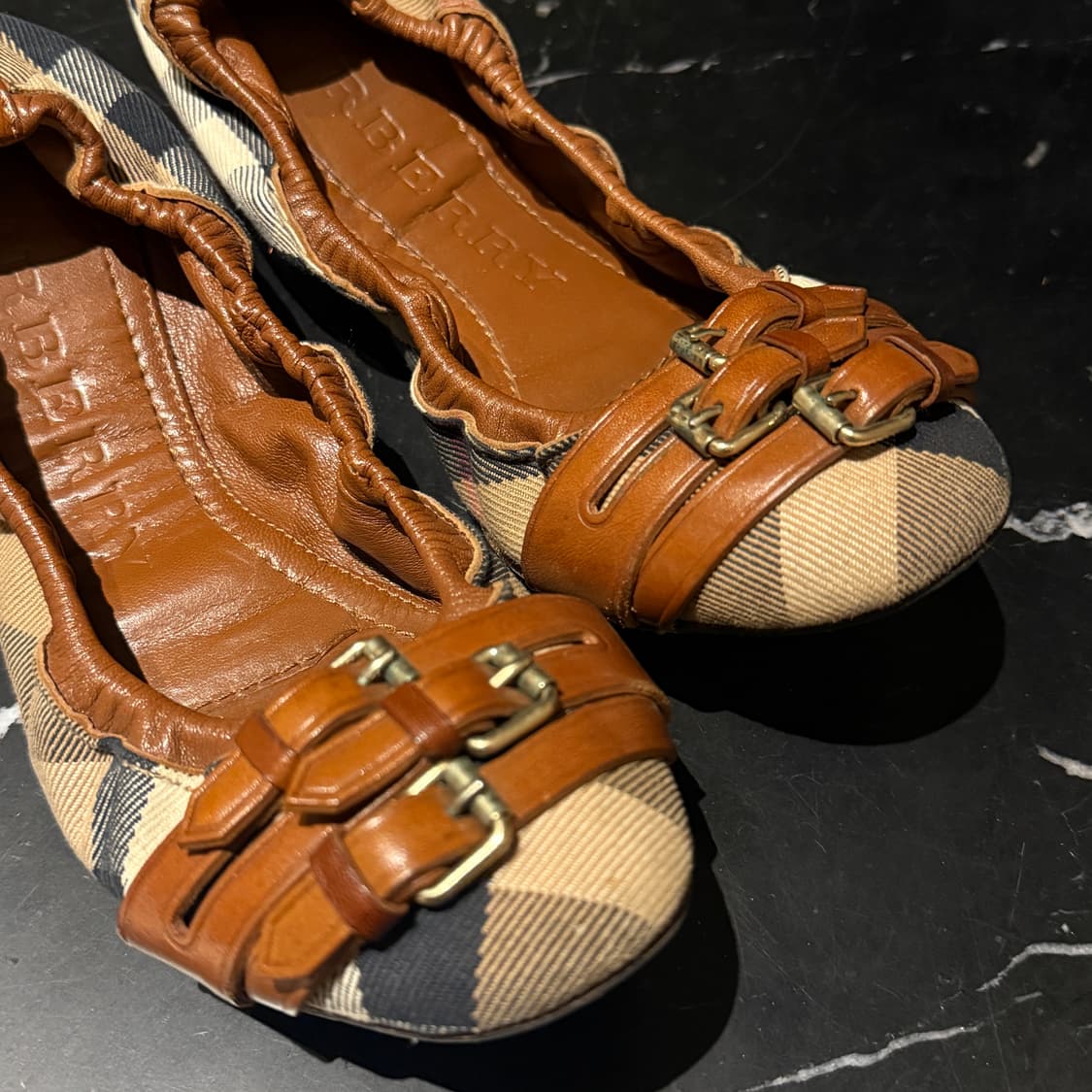 Burberry plat shoes 상품이미지1