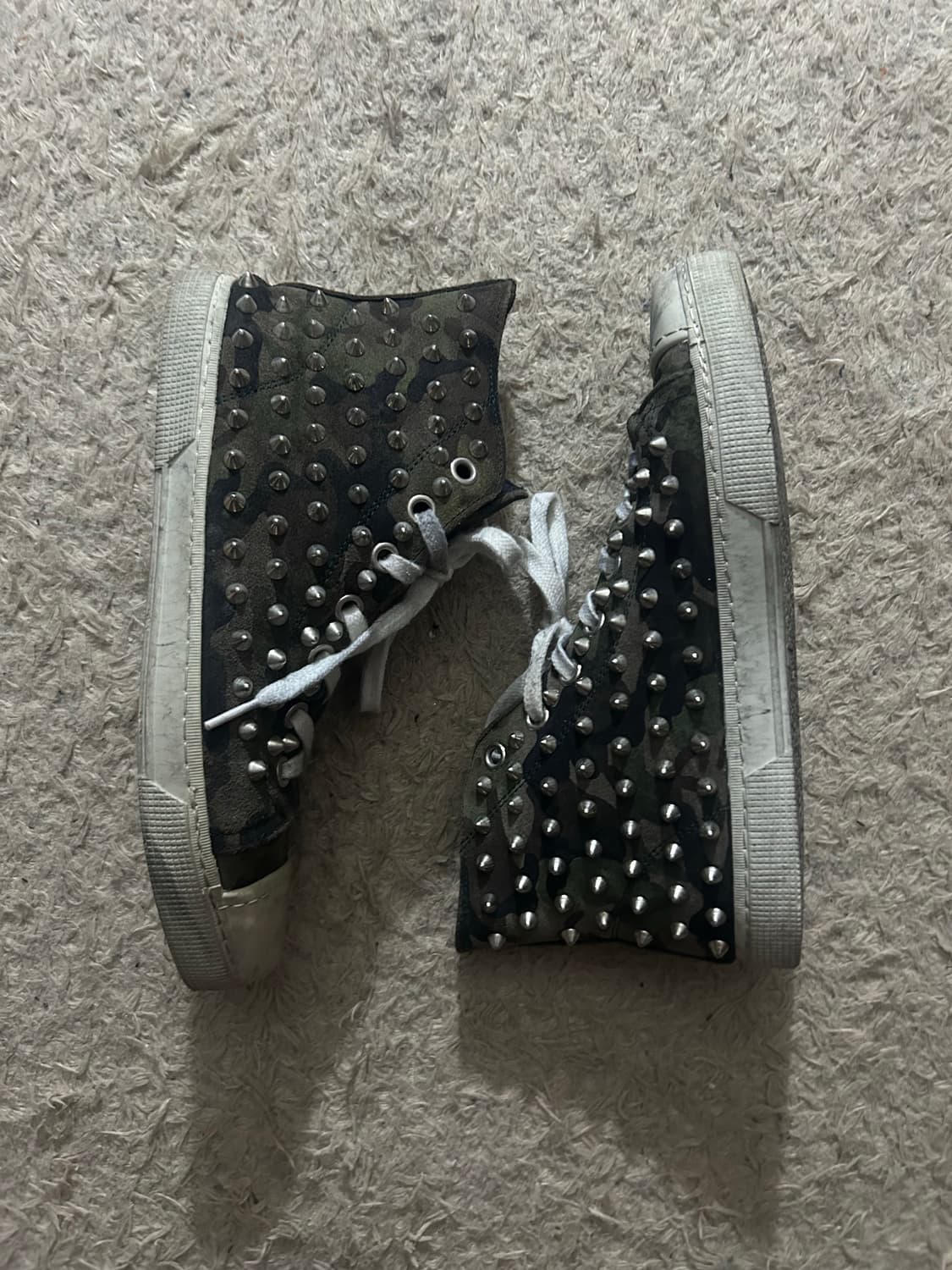 Gienchi 카모 스터드 스니커즈 상품이미지1