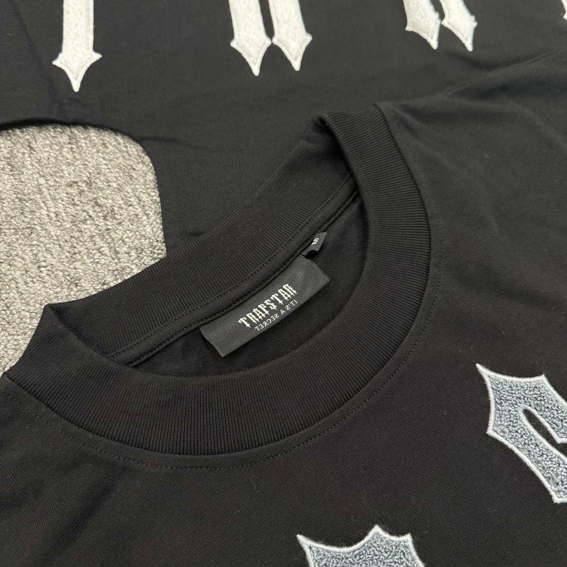 트랩스타 아치 Chenille 디코디드 2.0 반팔 티셔츠 상품이미지2