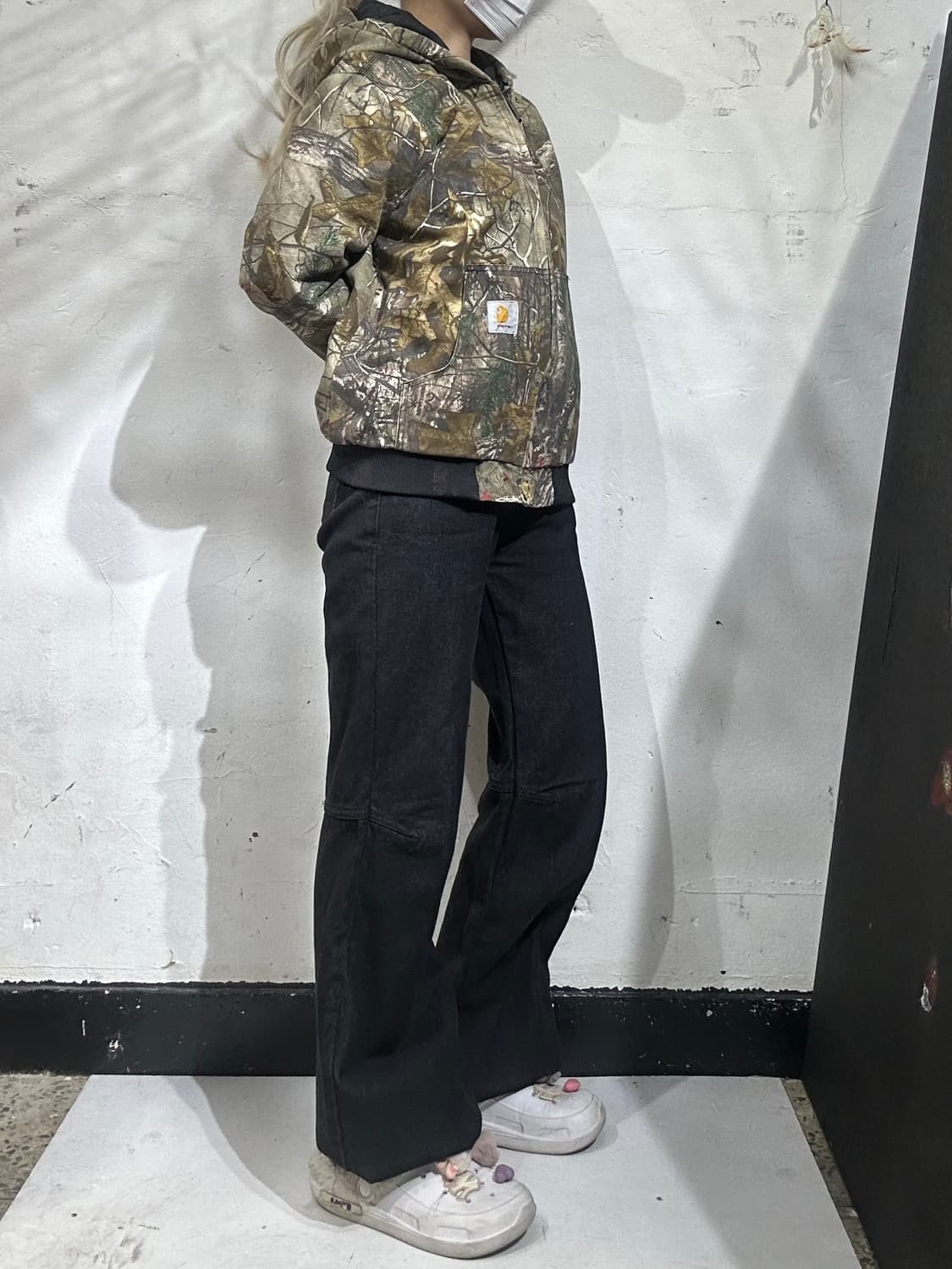 마뗑킴 흑청 로우햄 하이웨스트 부츠컷 데님 팬츠 청바지  상품이미지1