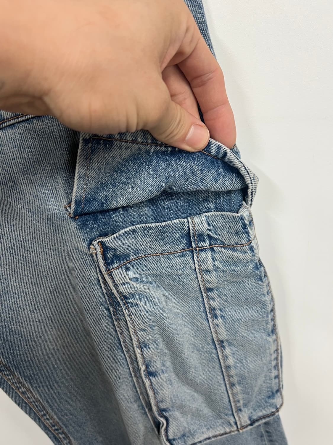 자라 미드 라이즈 와이드핏 나팔 부츠컷 카고 데님 팬츠 상품이미지5