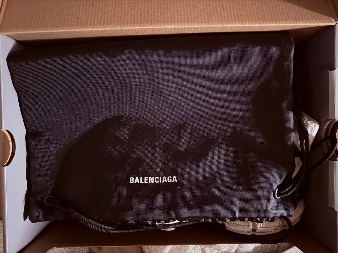 발렌시아가 3XL 에그쉘 42 상품이미지9