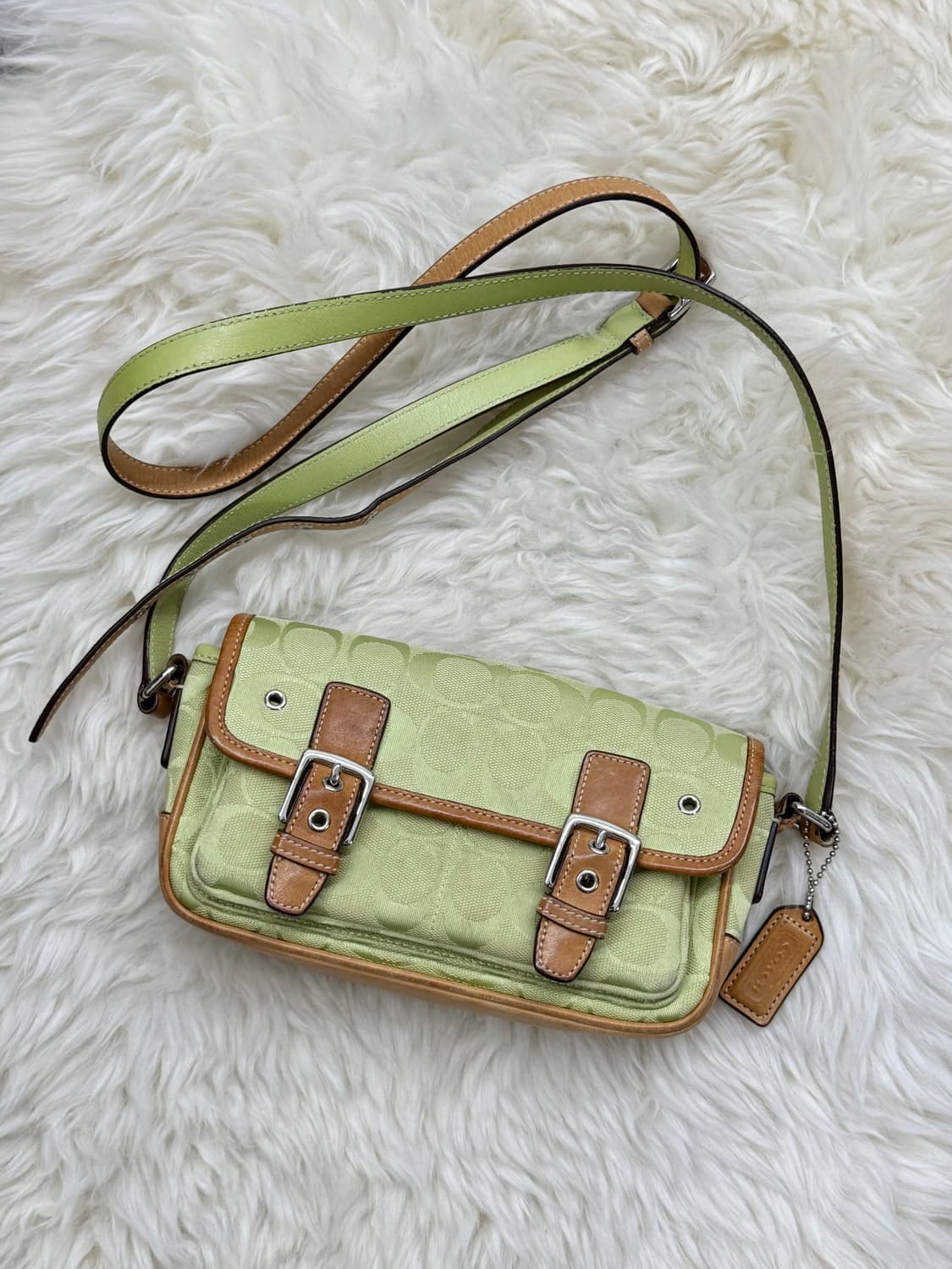 페어리 라임 코치 자카드 버클 크로스백 *레어 상품이미지1