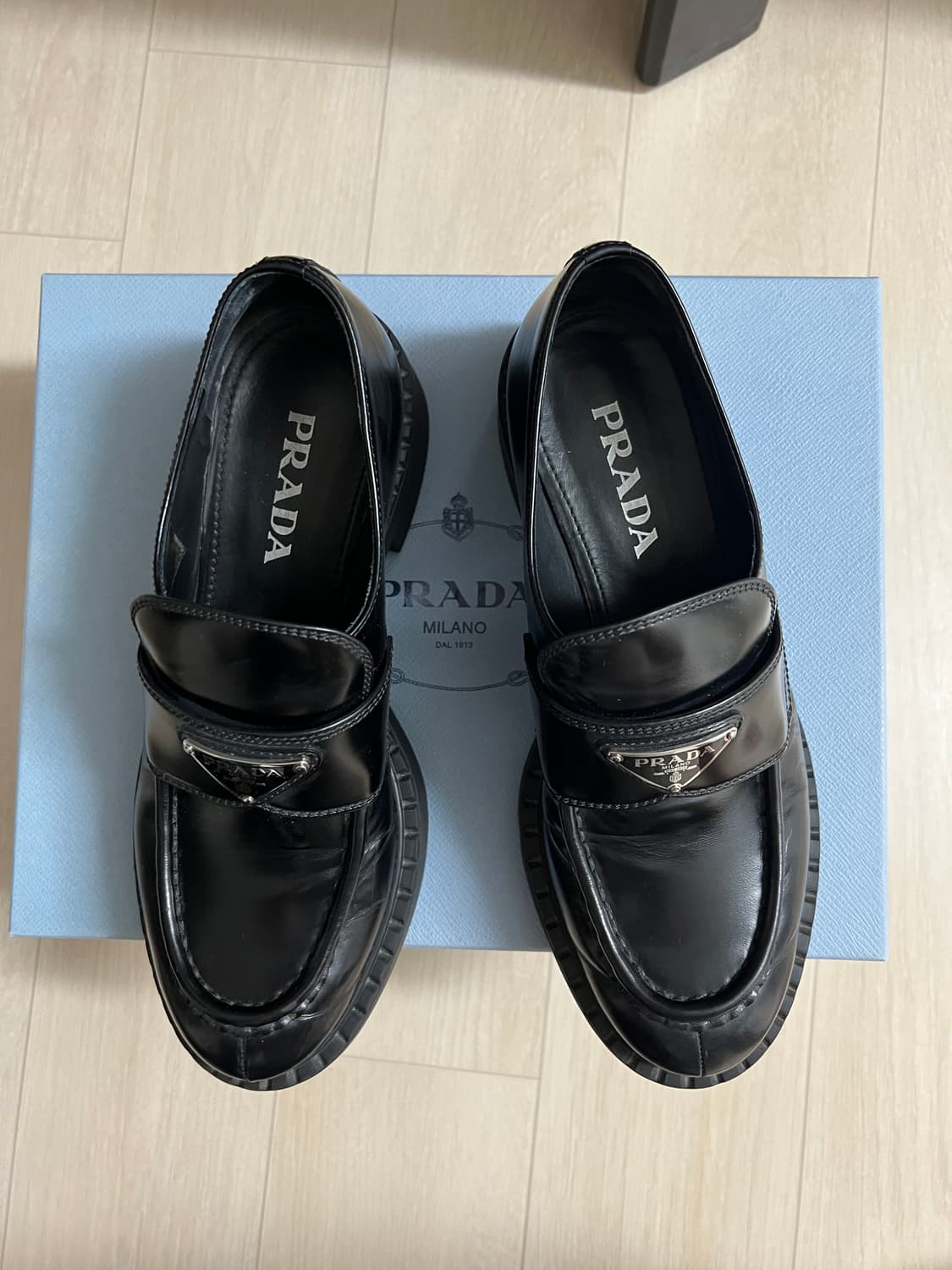 [uk38.5]프라다 브러시드 로퍼 상품이미지5