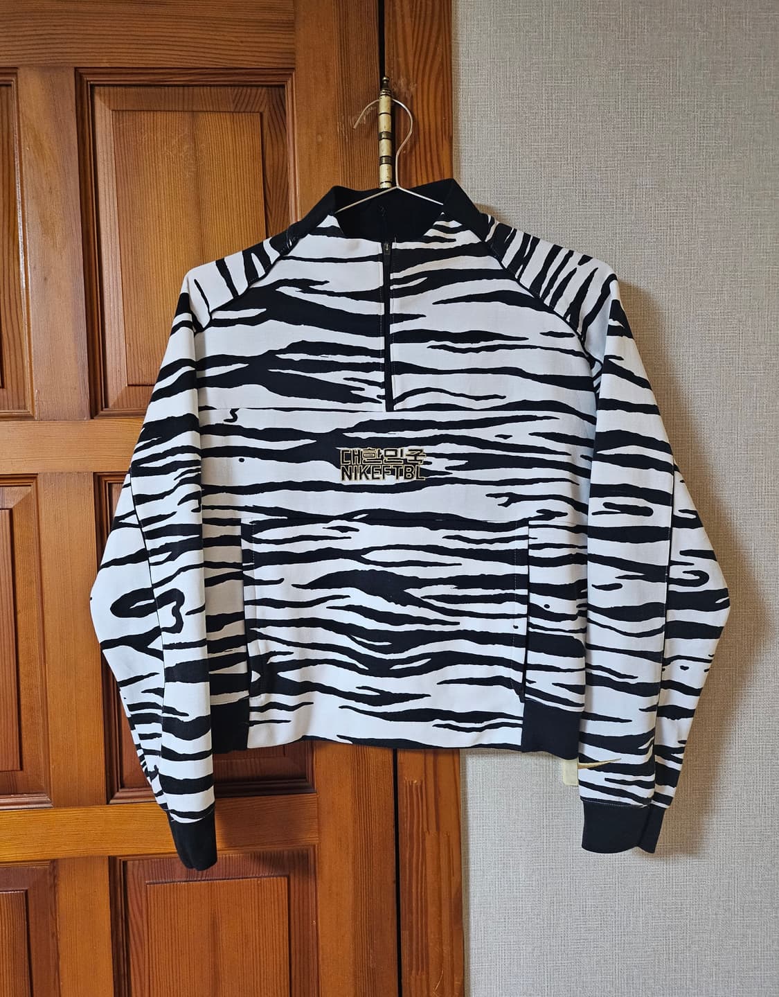 나이키 여성 대한민국 지브라 반집업 S 상품이미지1