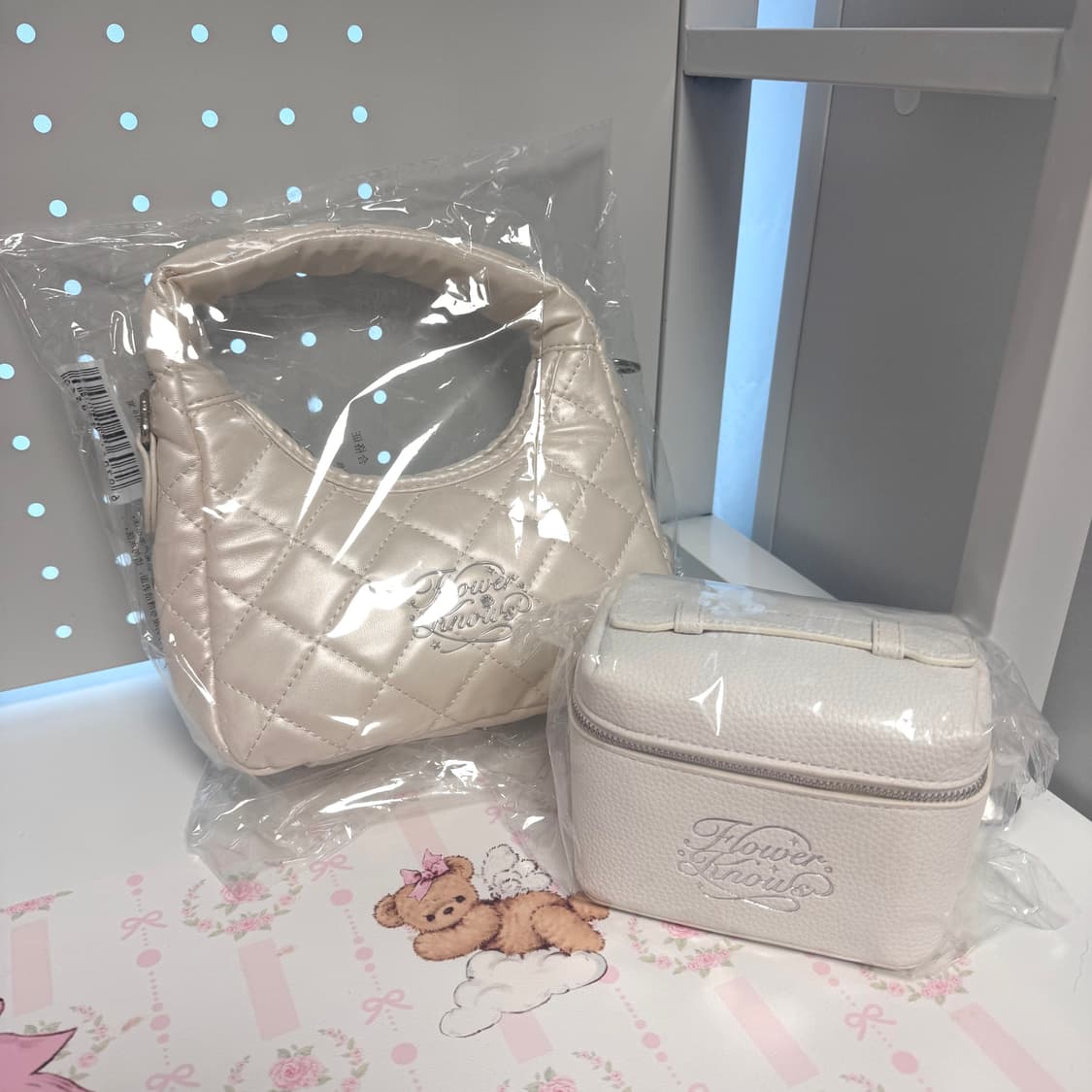 [새상품] 플라워노즈 파우치, 핸드백 상품이미지3