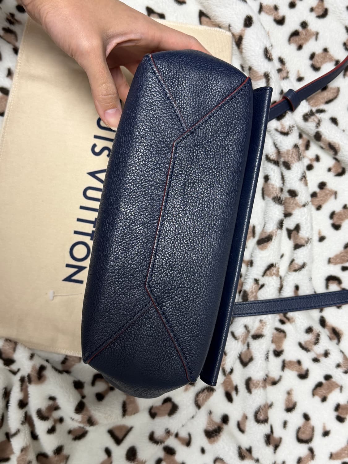 루이비통 락미2 BB 크로스백 상품이미지3