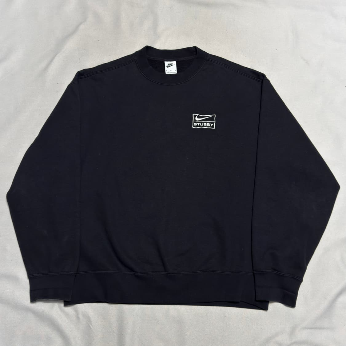 M 나이키 X 스투시 블랙 기모 맨투맨 상품이미지2