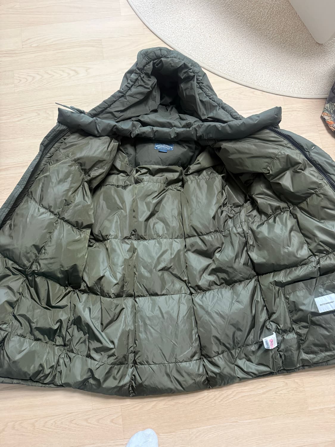 아웃스탠딩 카라코람 올리브 L 패딩 상품이미지3