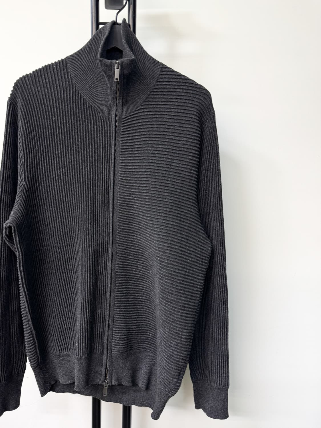 DKNY 리브드 패널 니트 집업 상품이미지2