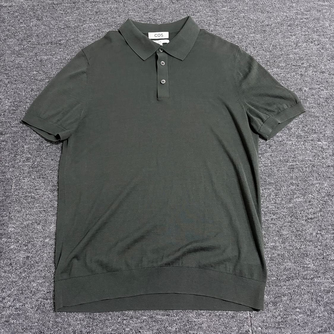 COS 슬림 실크 반팔 카라 니트 상품이미지1