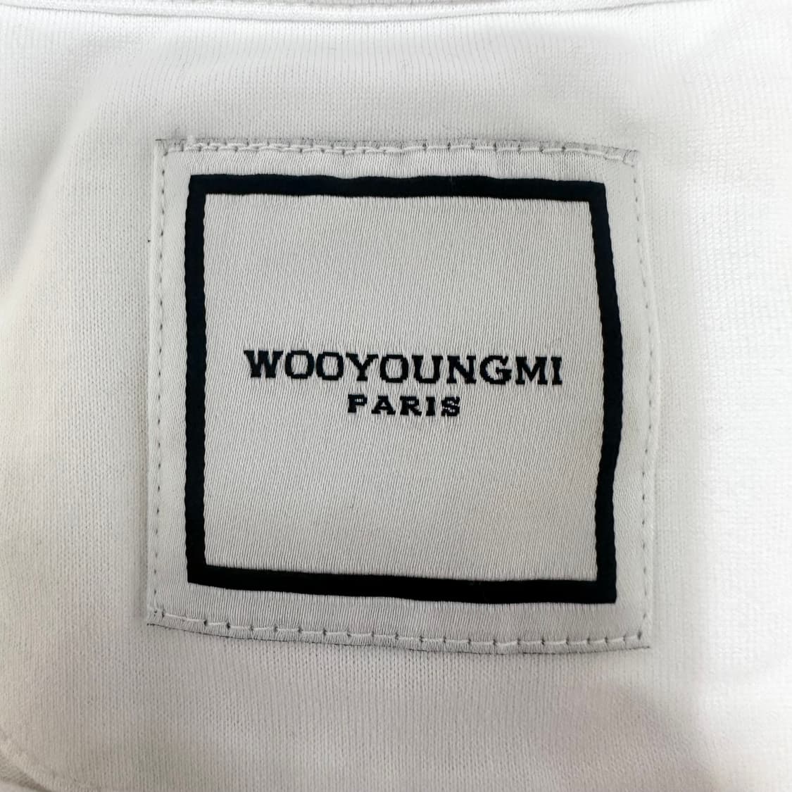 우영미 백로고 화이트 반팔 티셔츠 상품이미지5