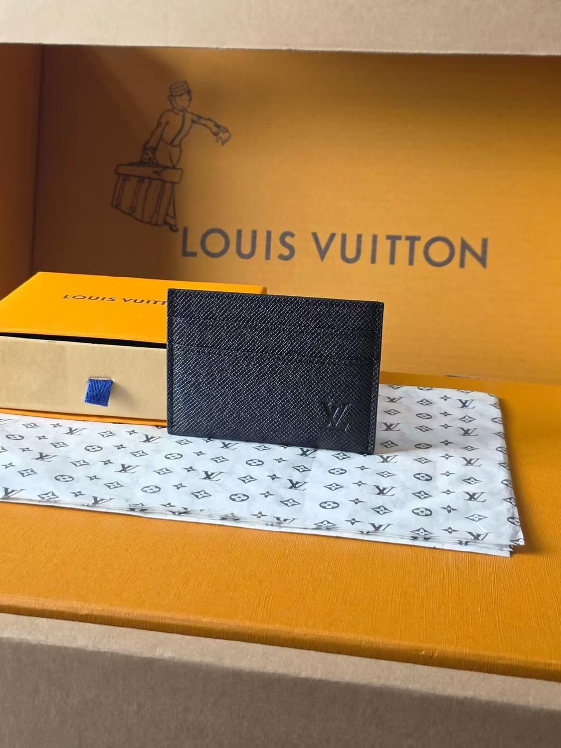 루이비통 더블 카드 홀더 타이가 블랙 상품이미지1