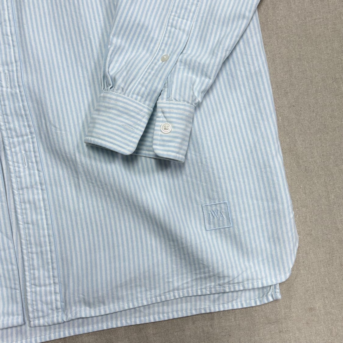 유니클로 jw앤더슨 하늘색 스트라이프 셔츠 L 상품이미지3