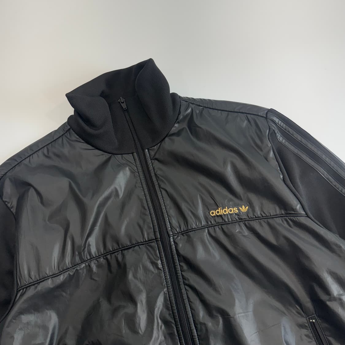 Adidas 아디다스 골드 로고 블랙 점퍼 상품이미지4