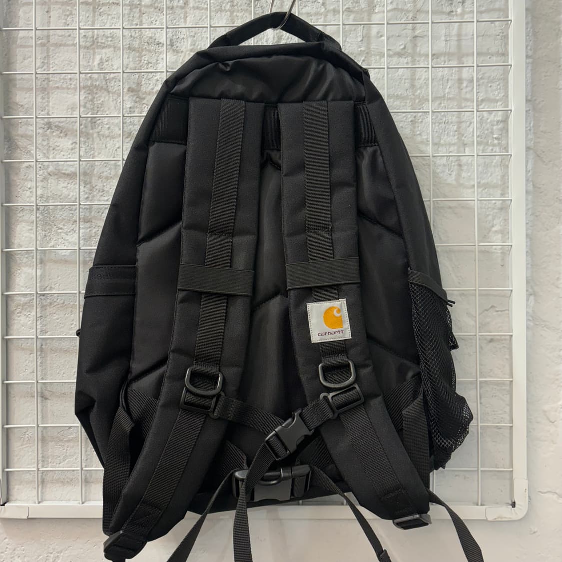 칼하트 WIP 블랙 킥플립 백팩 OS 상품이미지3