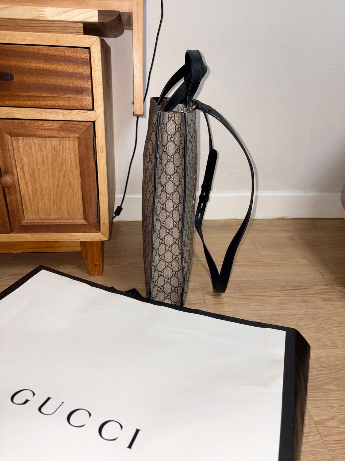 Gucci GG Supreme Kingsnake Tote Bag 상품이미지4