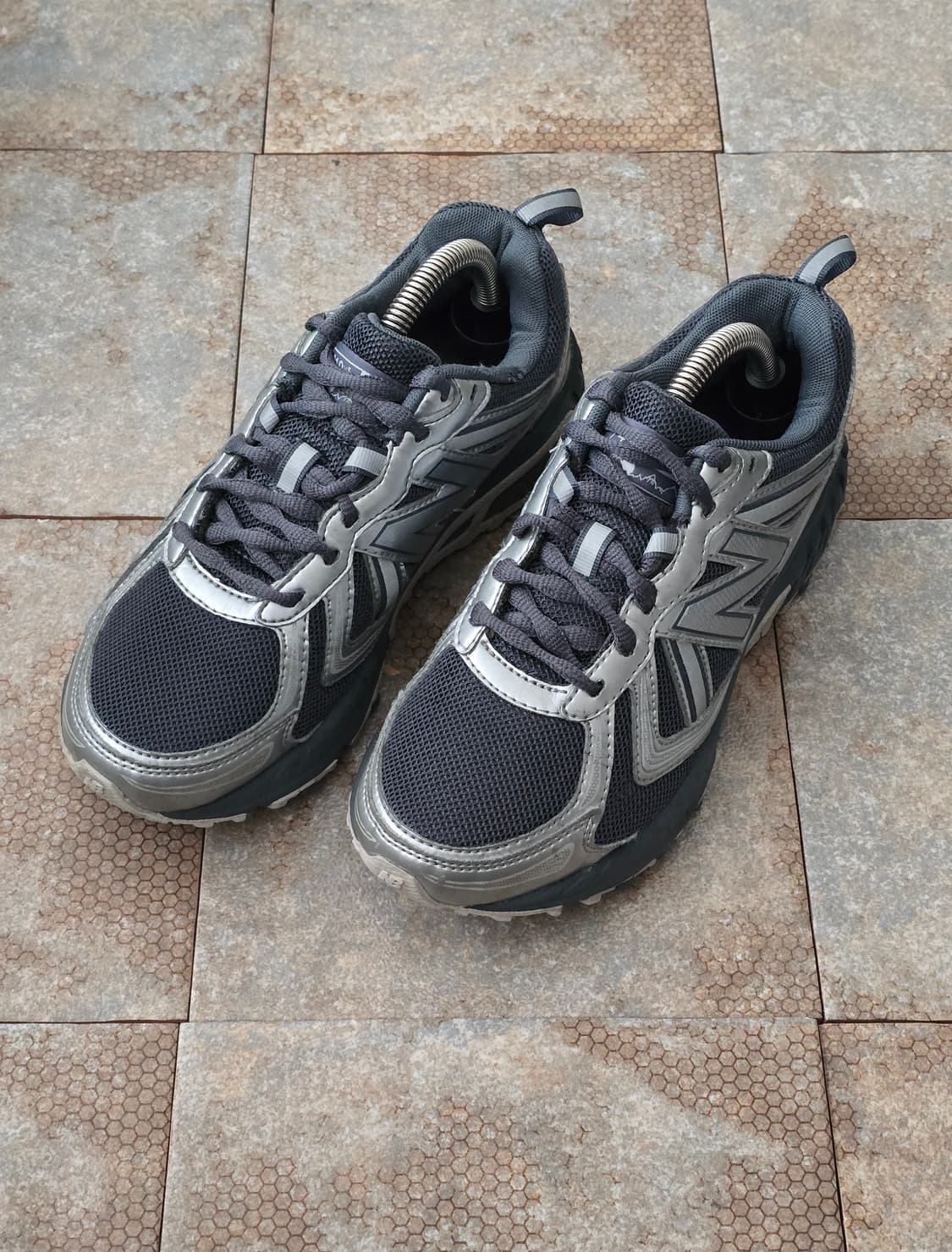 (230)뉴발란스 410 v5 블랙 실버 상품이미지1