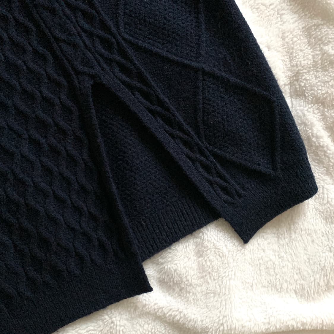 빈티지 브이넥 루즈핏 옆트임 꽈배기 롱니트 상품이미지5