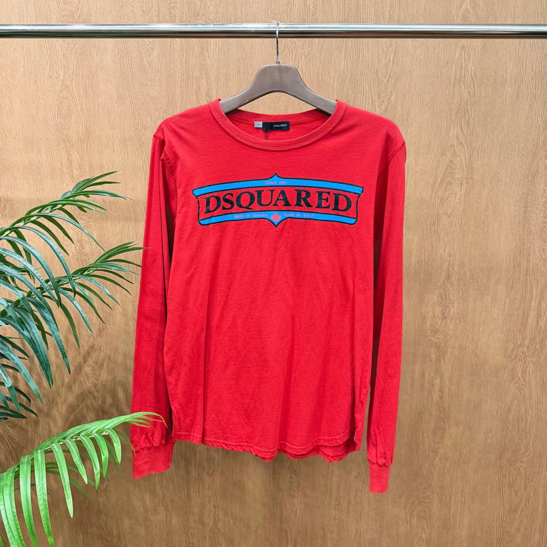 디스퀘어드2 긴팔 티셔츠 레트로 프레임 로고 프린트 그래픽 디테일 레드 상품이미지1