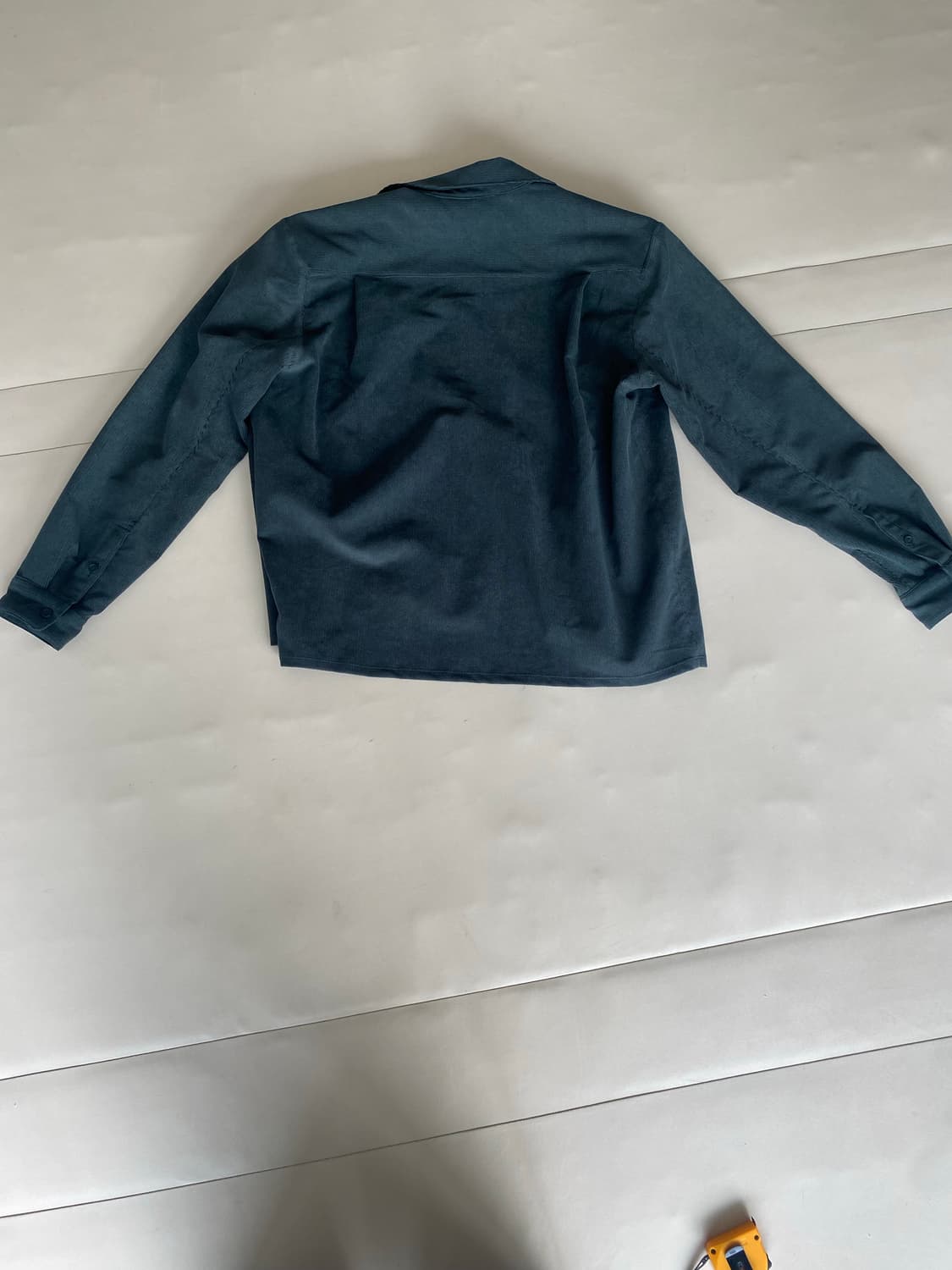 룰루레몬 코듀로이 릴랙스 핏 LS 버튼업 셔츠 M 상품이미지4