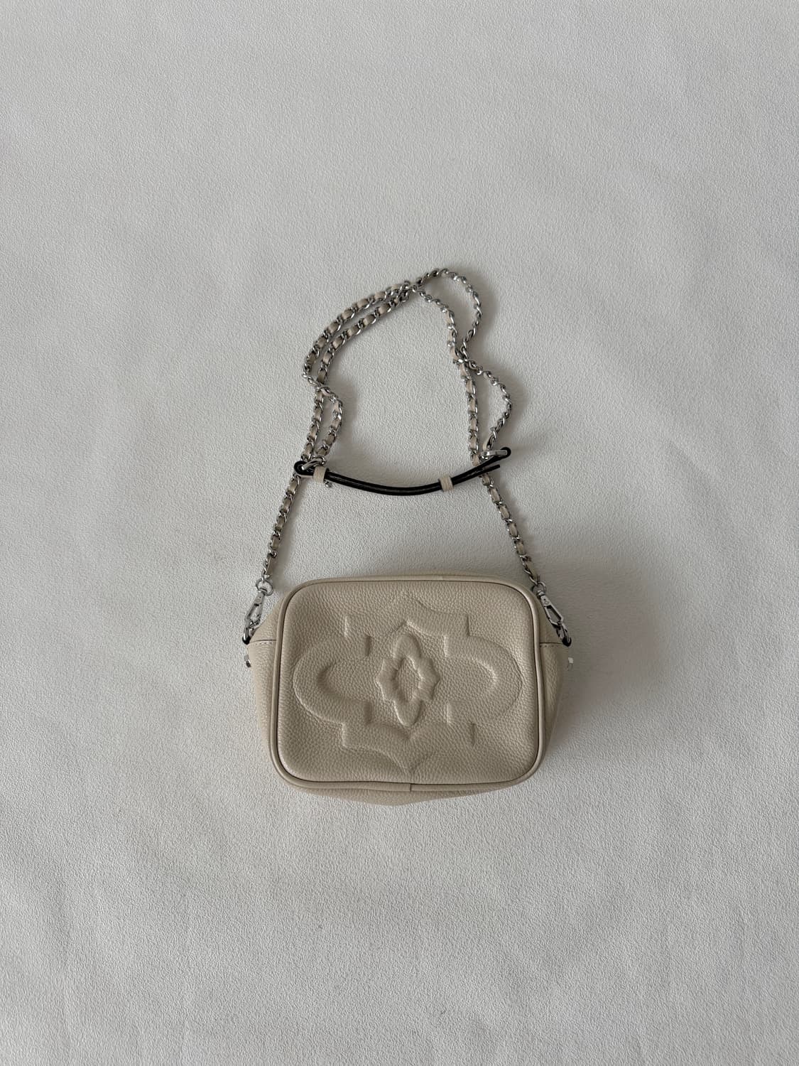 오야니(ORYANY) 레더 체인 크로스백 상품이미지1