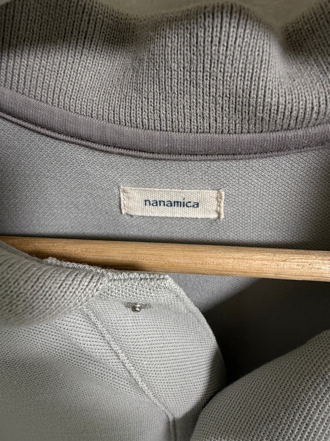 나나미카 25ss 폴로셔츠 그레이 상품이미지3