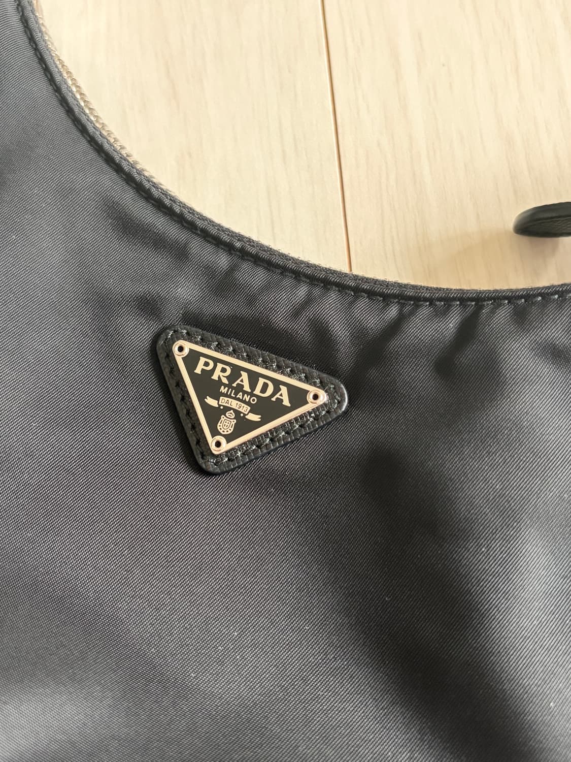 프라다 리에디션 2005 리나일론 테수토 호보백 블랙 상품이미지8