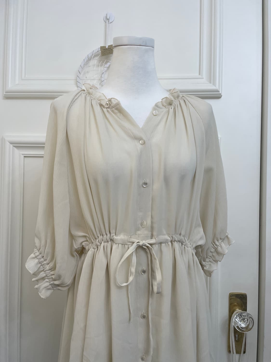 ivory neck shirring waist bow blouse 상품이미지5