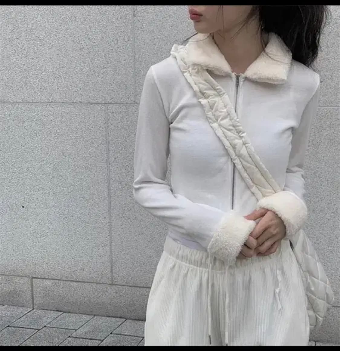 에이블리 기븐 퍼 카라 니트 집업 블랙 애니원모어 상품이미지2