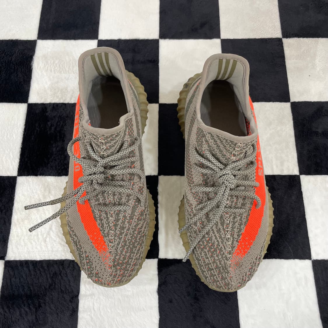 아디다스 이지부스트 350 V2 벨루가 265mm 상품이미지2