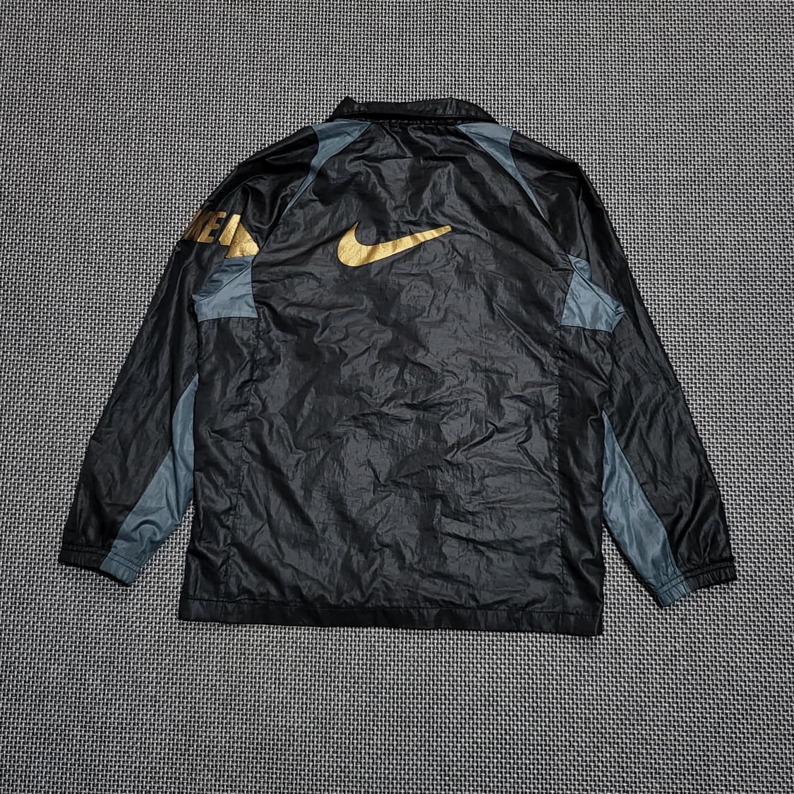 나이키 스우시 골드라인 글로시 바람막이 자켓 (M) 상품이미지2