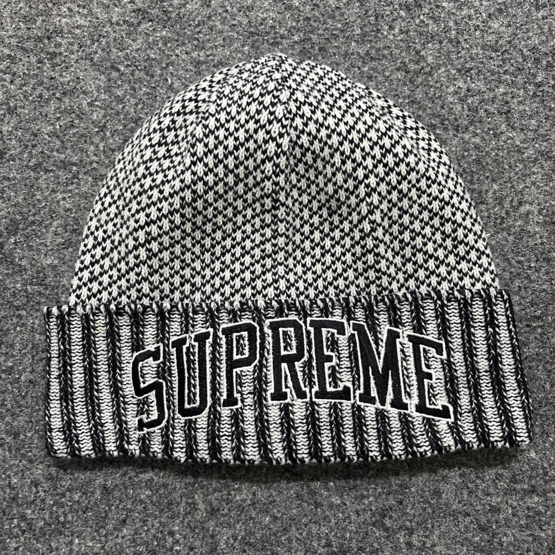 슈프림 하운드투스 비니 블랙/화이트 상품이미지1