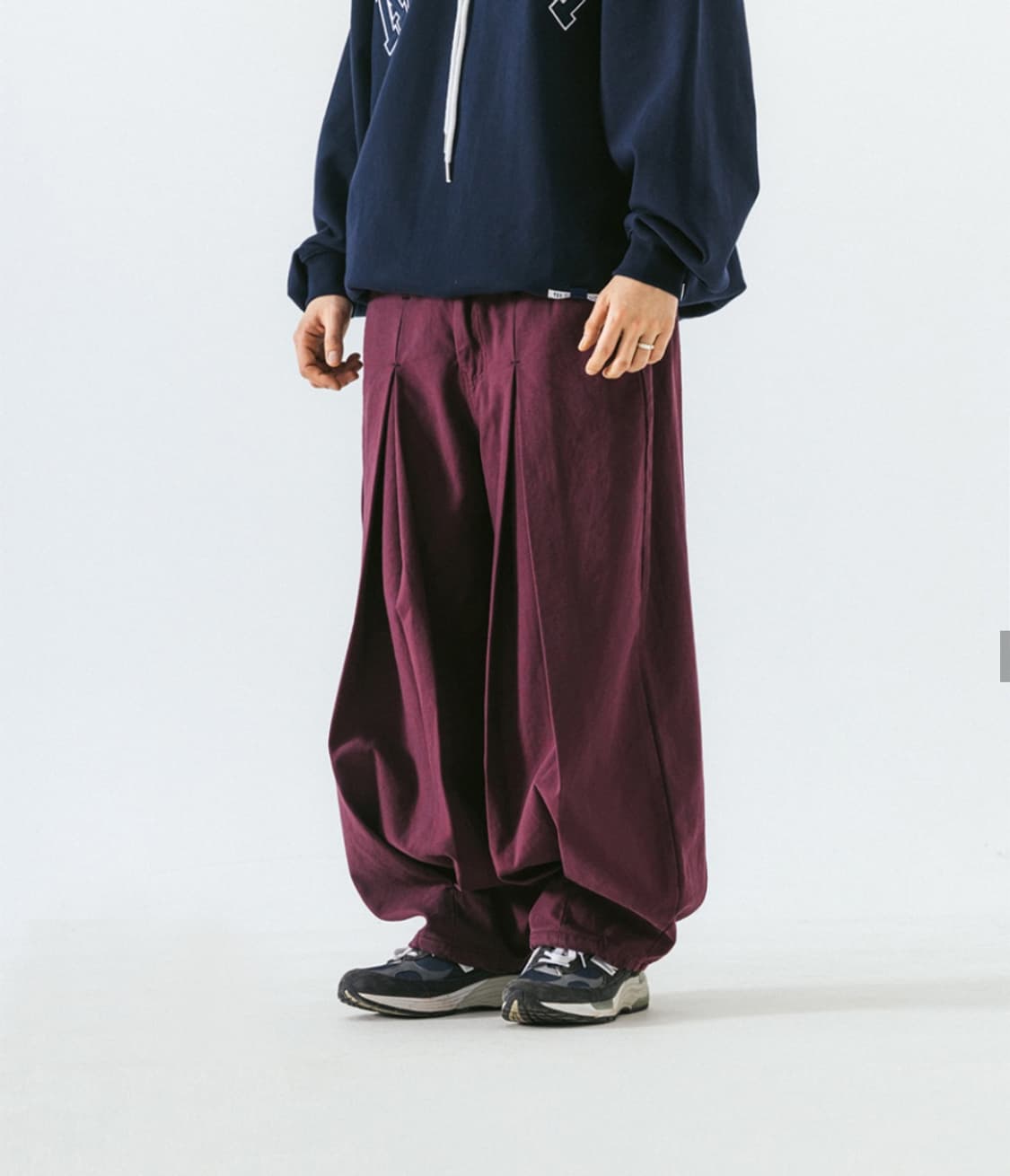앵글런 Long Tuck Wing ballon Pants - 버건디 상품이미지3