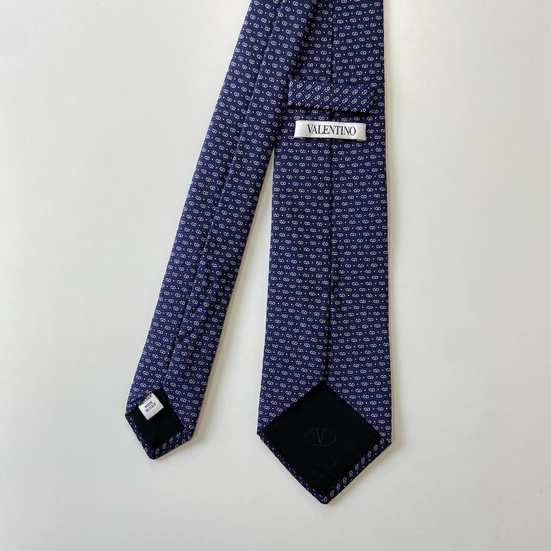 최상급 신형 발렌티노(VALENTINO) 정품 명품 넥타이 8.3cm 상품이미지2